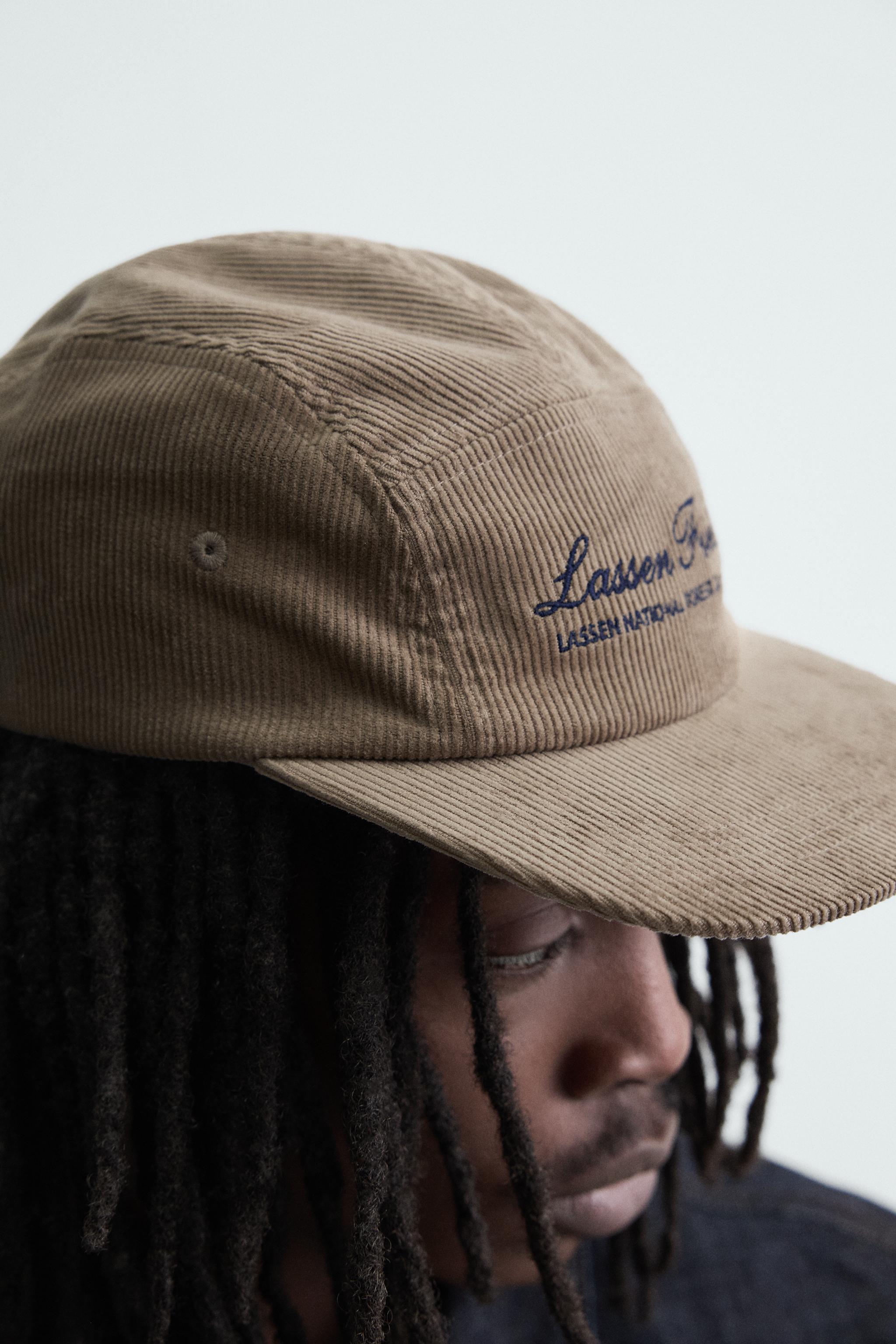 CASQUETTE À VISIÈRE PLATE EN VELOURS CÔTELÉ